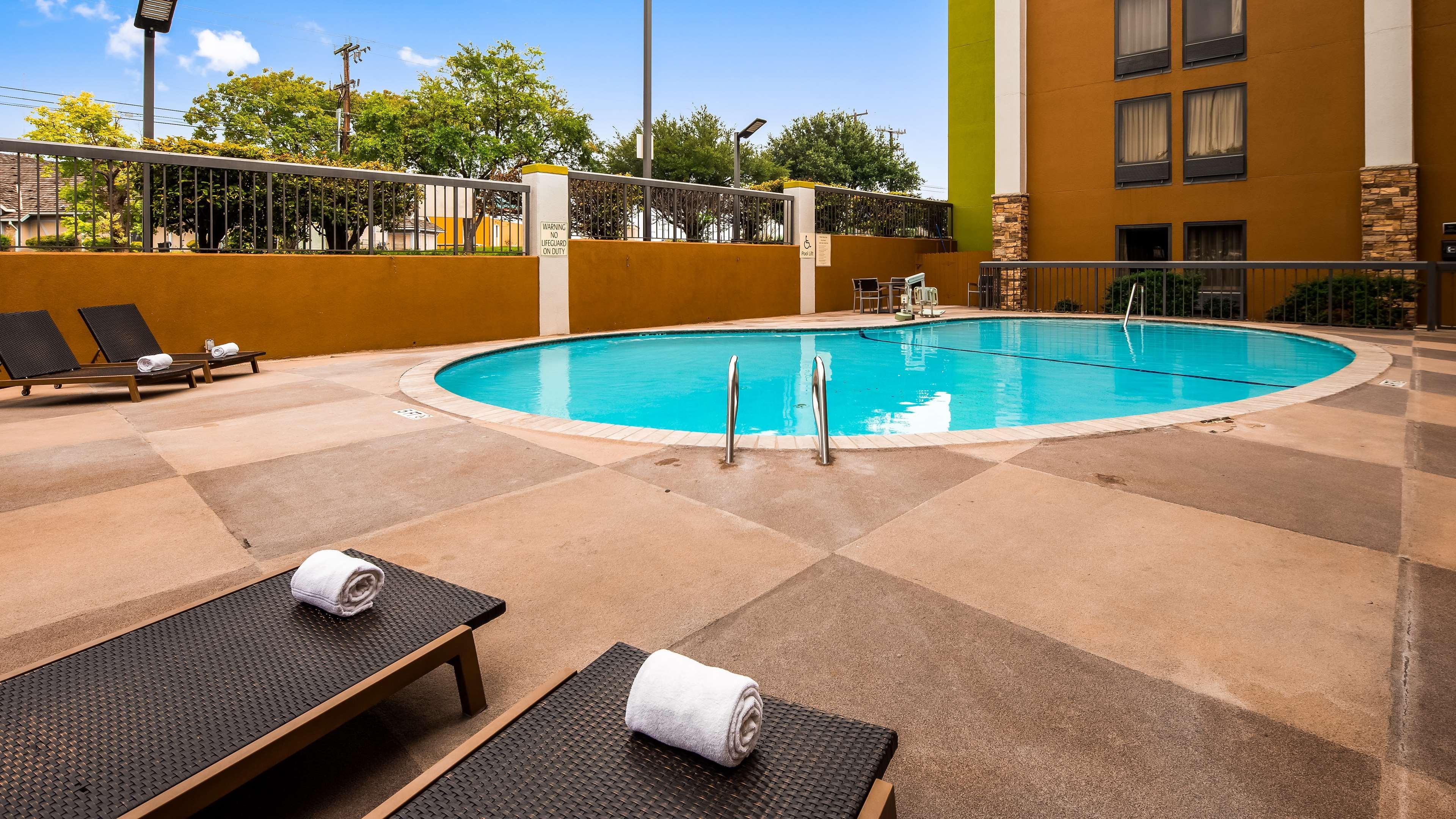 Clarion Pointe Near Medical Center San Antonio Exterior foto
