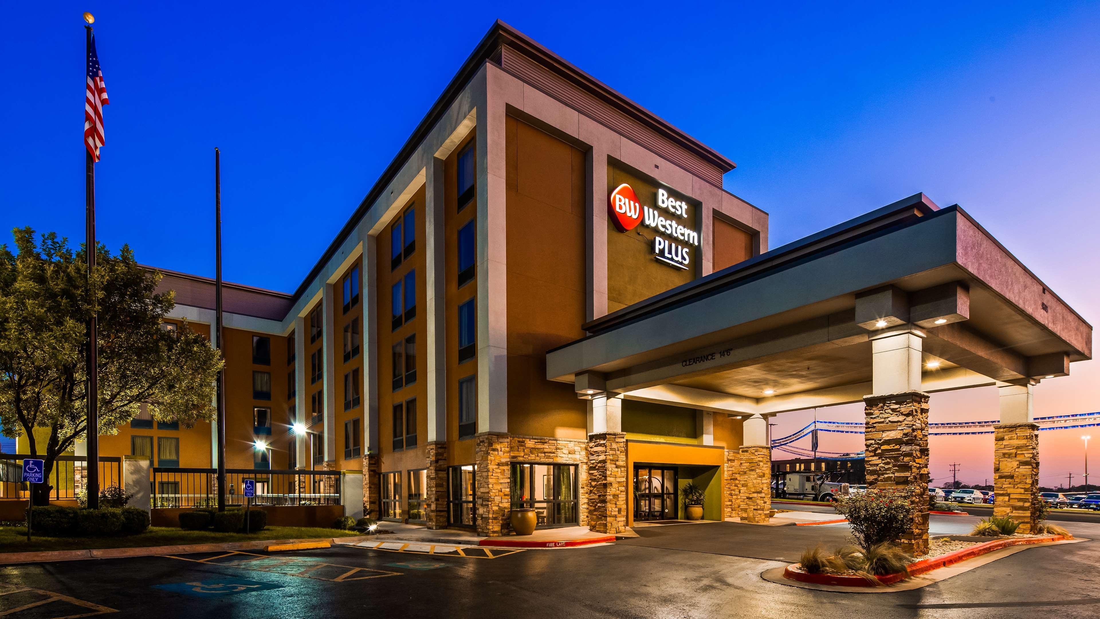Clarion Pointe Near Medical Center San Antonio Exterior foto